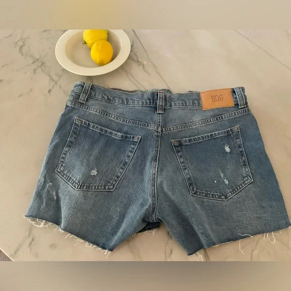 Urban Outfitters BDG Vintage Denim Shorts Sz W29 NWT - Picture 3 of 4